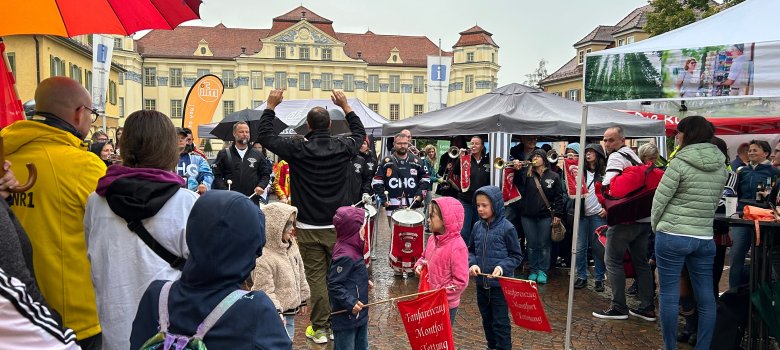 Auch der Fanfarenzug Monfort leistete tatkräftige Unterstützung beim SWR1 HITmach-Duell